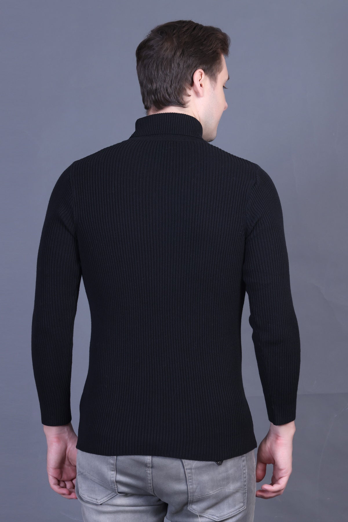 Ribbed Round neck sweater