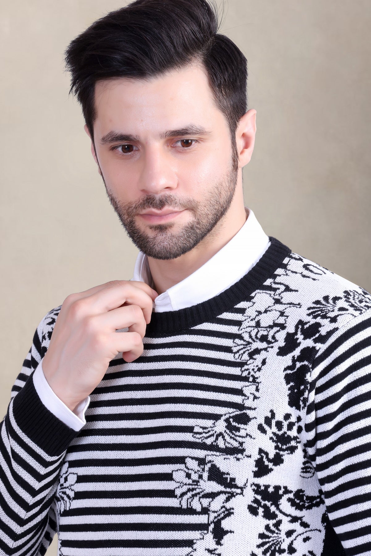 Men’s Black & White Floral Striped Woolen Sweater