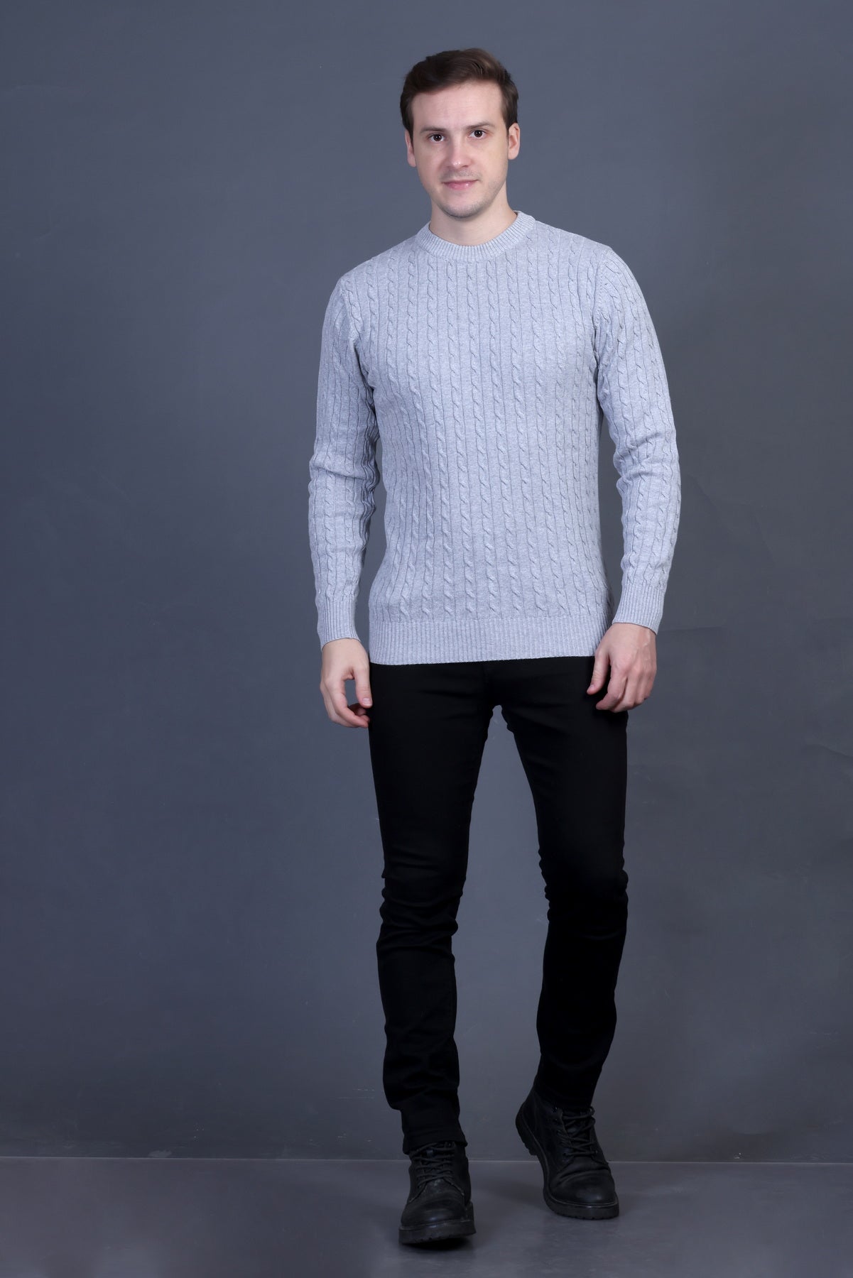 Men Solid Round Neck Grey Sweater