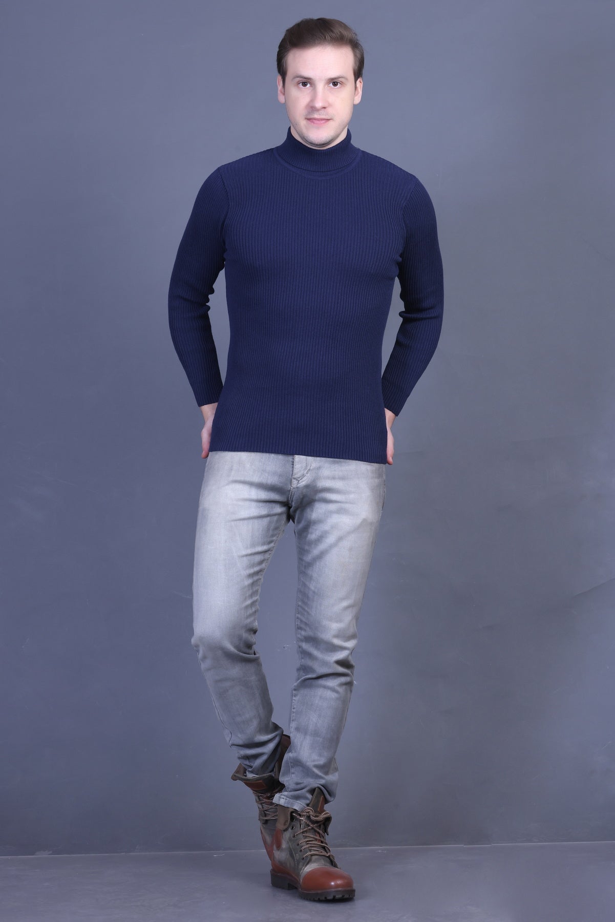Men Solid Round Neck Navy Sweater