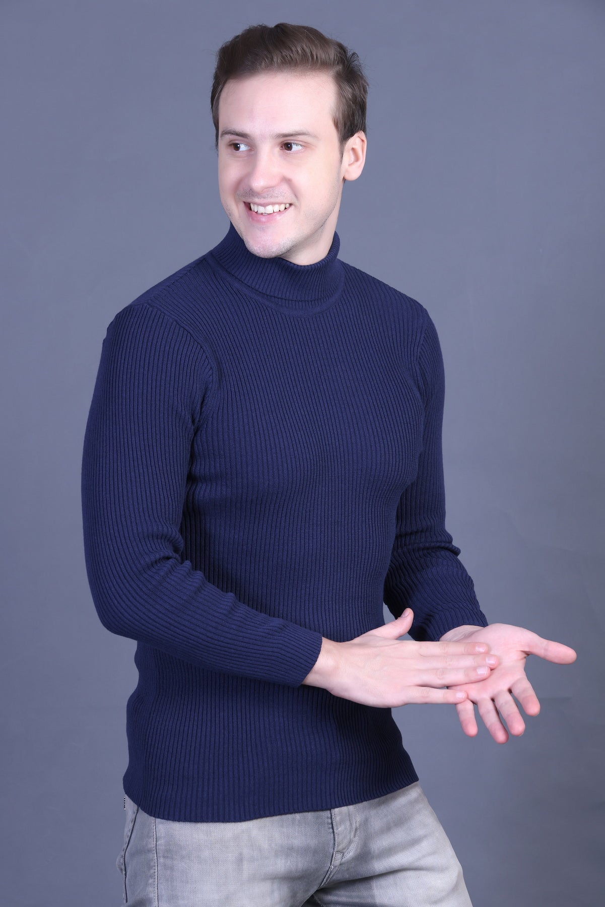 Men Solid Round Neck Navy Sweater