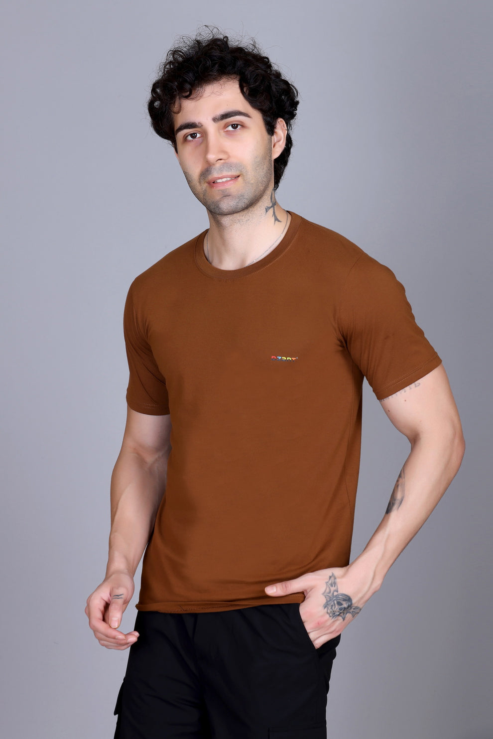 Premium brown t-shirt showcasing the best t-shirt fabric from decent.in