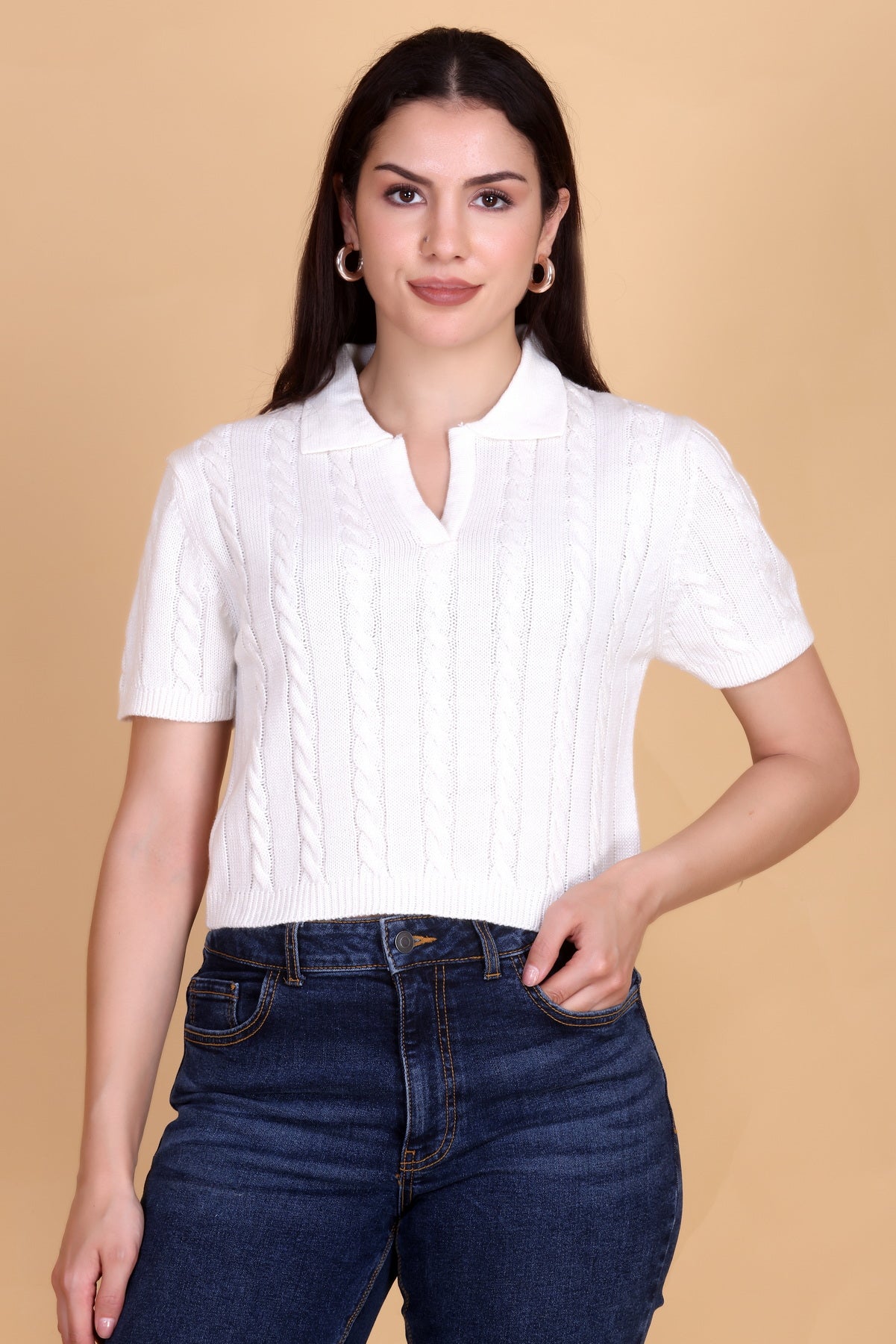 Women white knit polo top with short sleeves