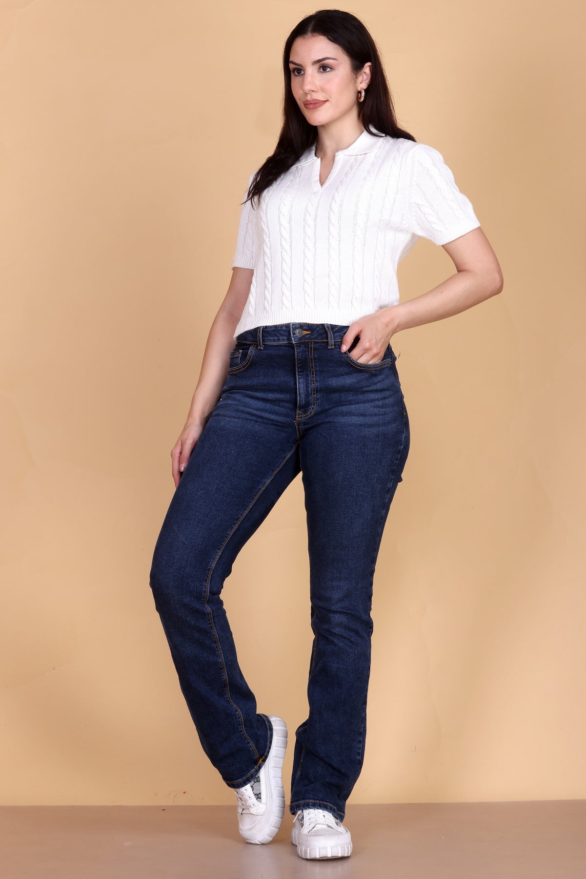 Women white knit polo top with short sleeves