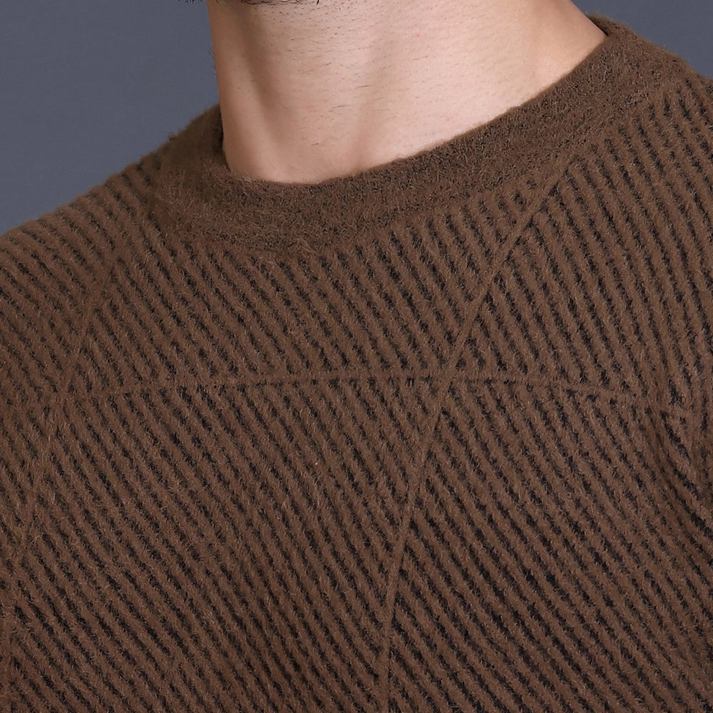 Round Neck Full Sleeve Knitted Pullover